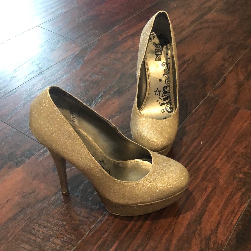 6.5 gold shimmer heels